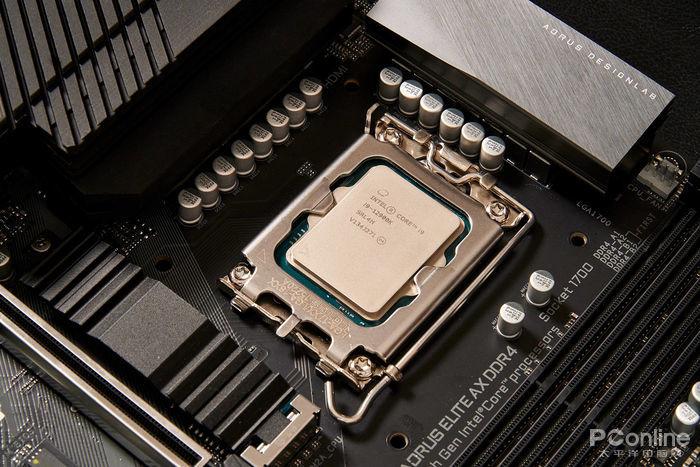 显卡有4个小接口干嘛的，显卡上的4个接口什么作用-第1张图片-优品飞百科