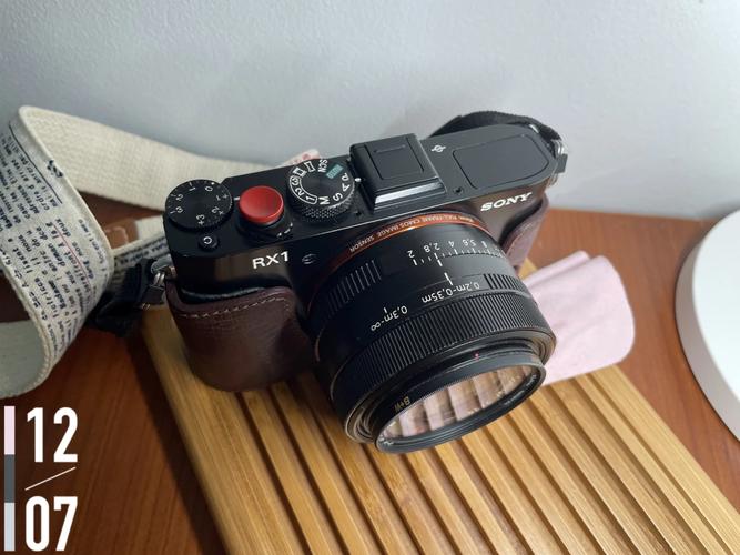 索尼rx10m4是半画幅还是全画幅?？索尼rx10m4是微单吗?？-第1张图片-优品飞百科