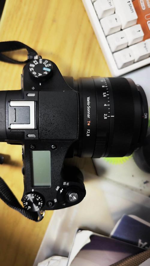 索尼rx10m4是半画幅还是全画幅?？索尼rx10m4是微单吗?？-第6张图片-优品飞百科