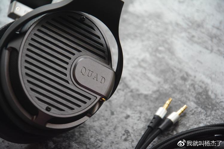 七彩虹c3配什么耳机？七彩虹c3什么时候出的？-第3张图片-优品飞百科