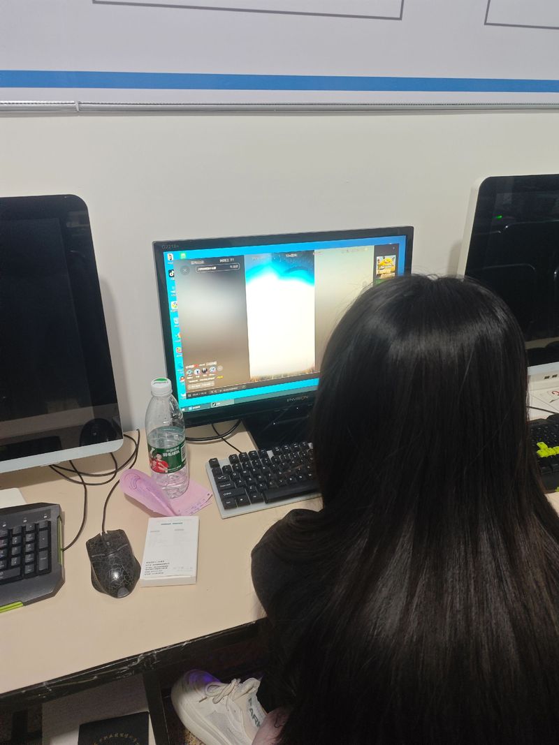 女生学电脑学哪方面比较好，女孩学电脑什么专业简单点？-第4张图片-优品飞百科