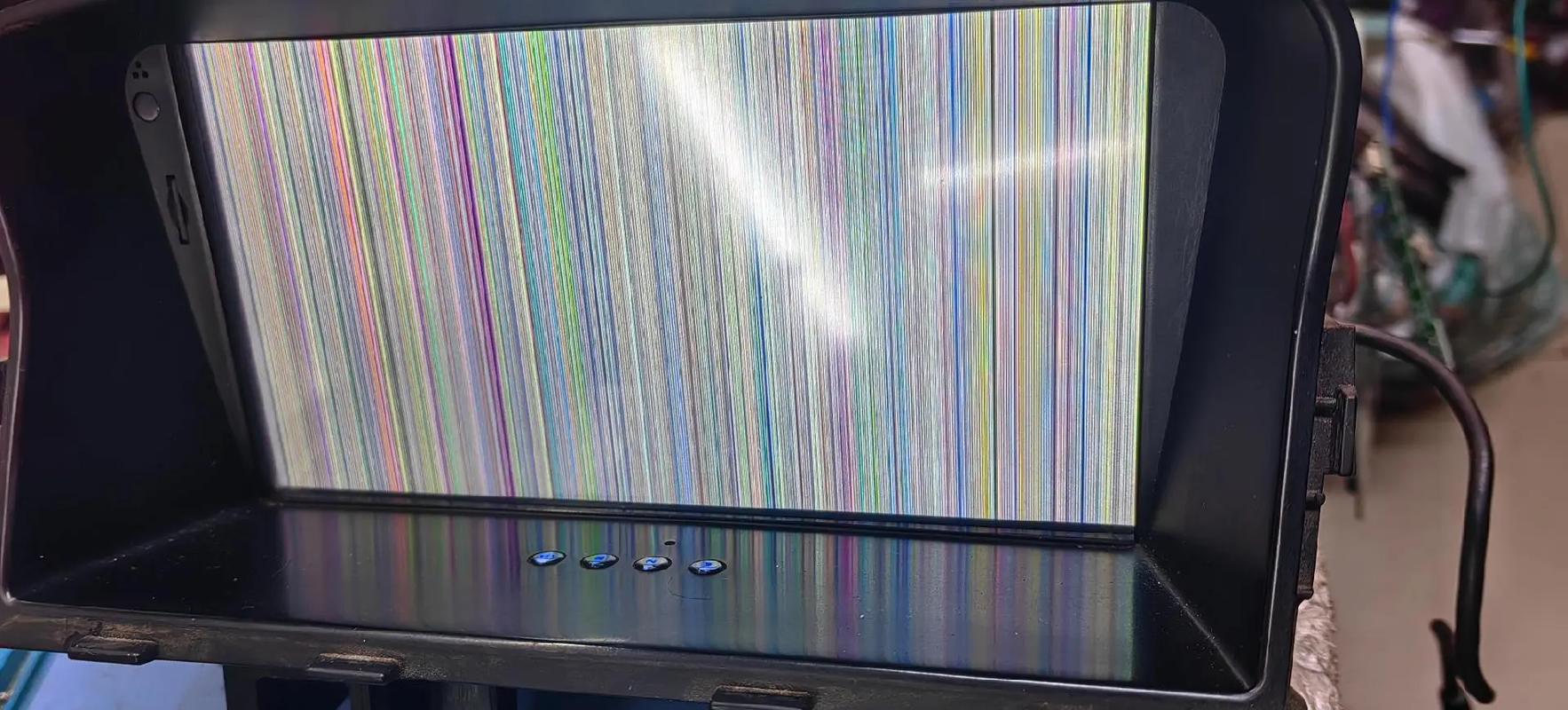 电脑花屏维修一般多少钱，电脑花屏了能修好吗-第2张图片-优品飞百科