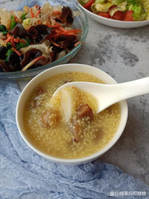 小米粥是冷水下锅还是热水下锅，电饭煲煮小米粥的方法？