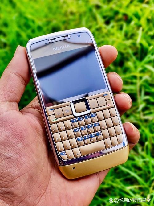 诺基亚8800e4gb白金版多少钱，诺基亚8800黄金版费用？