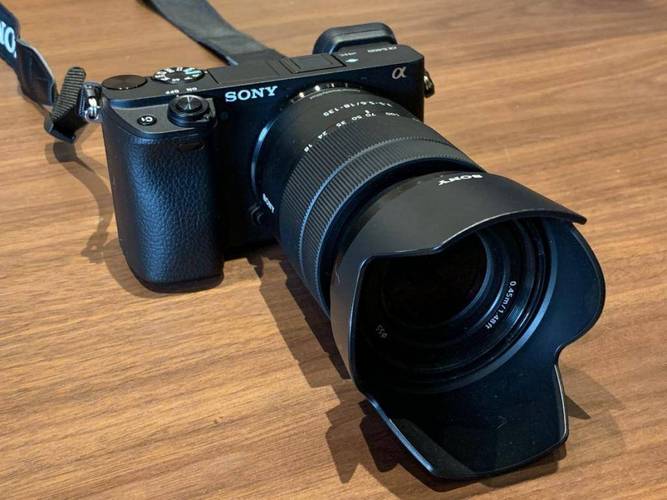 佳能m50ll，佳能M50是全画幅还是半画幅？-第3张图片-优品飞百科