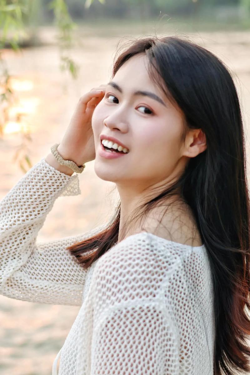 佳能相机拍人像用什么镜头，佳能拍人像的镜头推荐