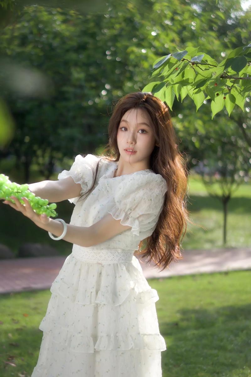 佳能相机拍人像用什么镜头，佳能拍人像的镜头推荐-第6张图片-优品飞百科