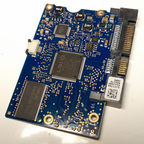 台式机硬盘长什么样子？台式机硬盘长啥样？-第1张图片-优品飞百科