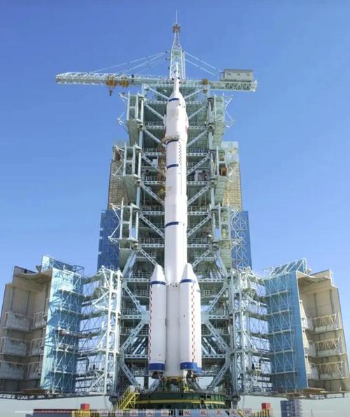 神舟六号什么时候发射成功的，神舟六号是什么时候发射的?宇航员是谁?？-第4张图片-优品飞百科