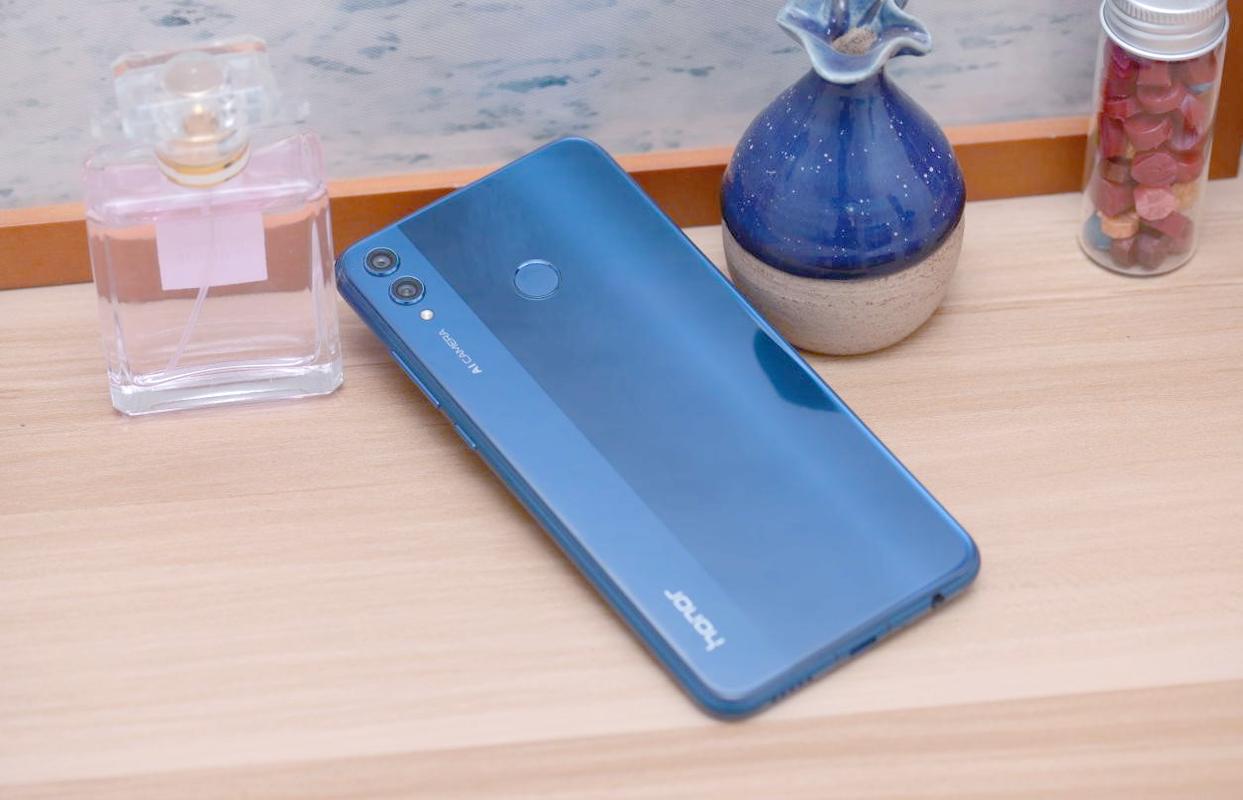 华为8x多少钱6十128官方费用,华为8x手机费用多少钱?-第2张图片-优品飞百科 华为8x多少钱6十128官方费用,华为8x手机费用多少钱?-第2张图片-优品飞百科