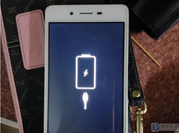 oppor7plus电池多少钱，oppor7plus电池更换教程视频？