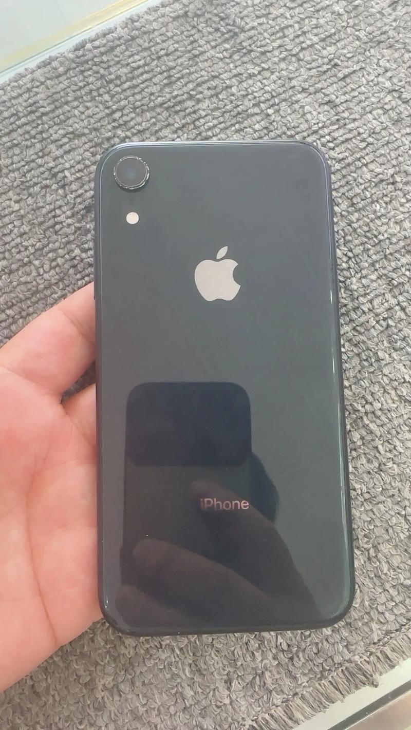 苹果xr和苹果10哪个好？苹果xr和苹果10一样吗？-第1张图片-优品飞百科