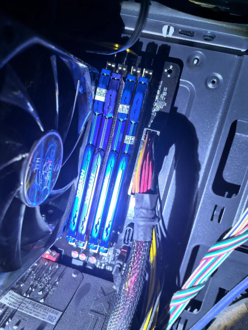 台式机主机内存条在哪,台式主机的内存条-第2张图片-优品飞百科 台式机主机内存条在哪,台式主机的内存条-第2张图片-优品飞百科