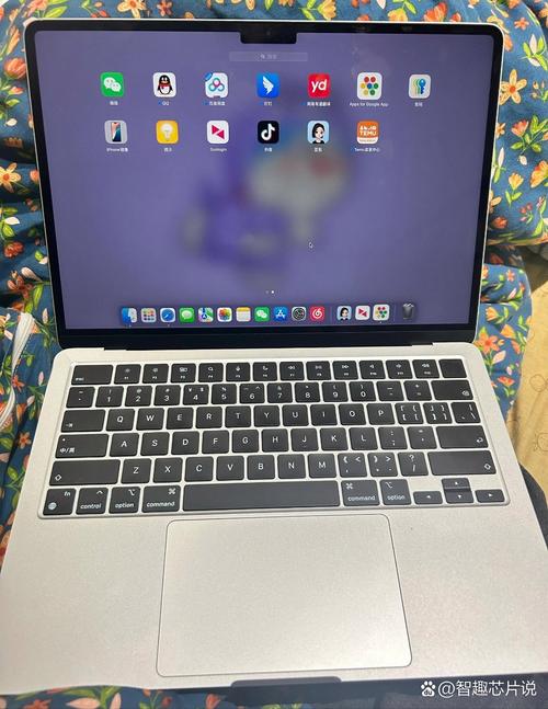 最小的笔记本电脑是几寸的，最小的笔记本电脑是多少寸？-第1张图片-优品飞百科