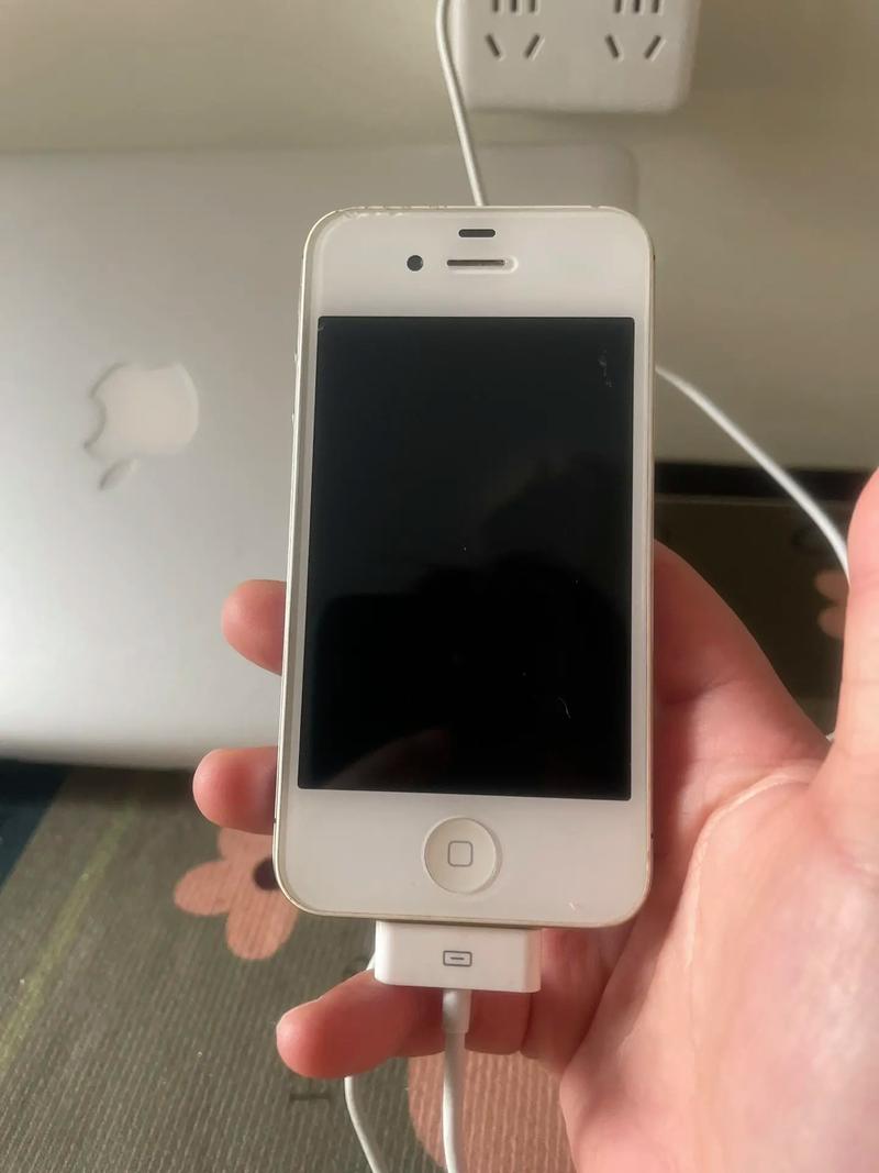 苹果4se什么时候出的，苹果4s什么时候上市的?？-第4张图片-优品飞百科