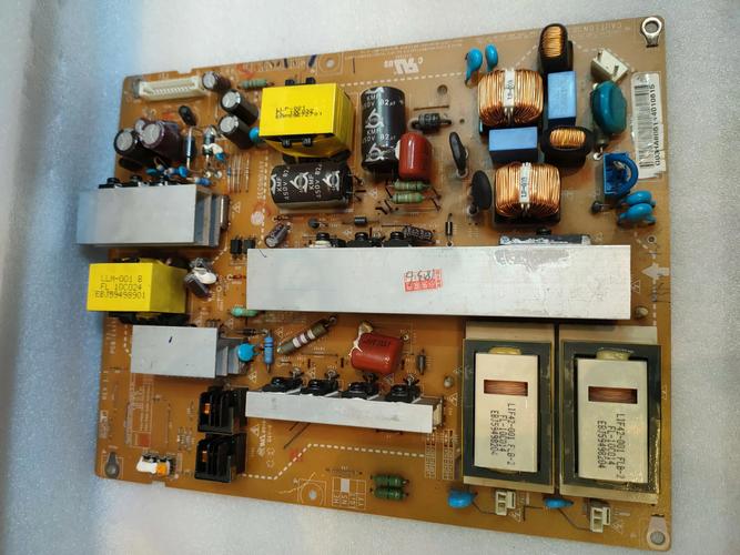 液晶显示器电源板有几种电压?液晶显示器内部电压?-第3张图片-优品飞百科 液晶显示器电源板有几种电压?液晶显示器内部电压?-第3张图片-优品飞百科