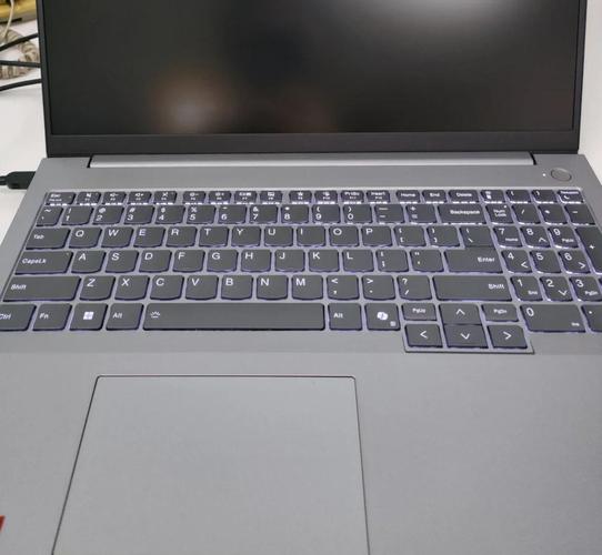 水洒在笔记本电脑键盘上怎么办？水撒到笔记本电脑键盘上会坏吗？-第4张图片-优品飞百科