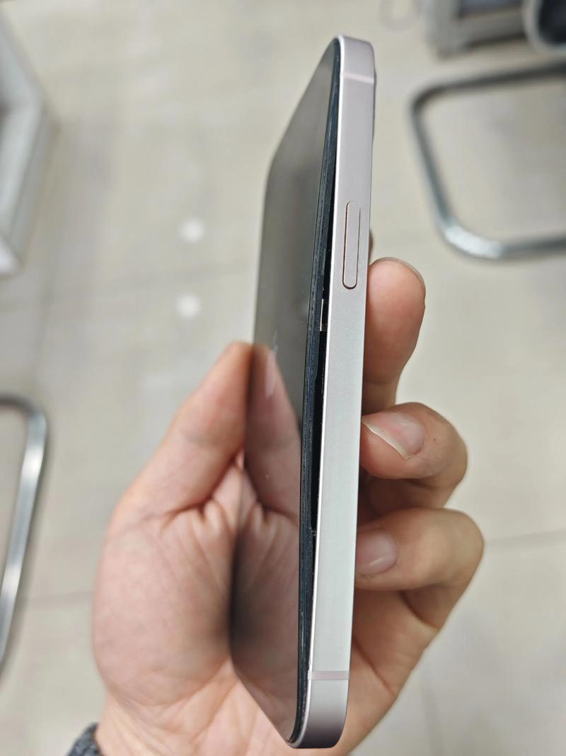 iphone8电池鼓包会爆炸吗？iphone8电池鼓包的征兆？