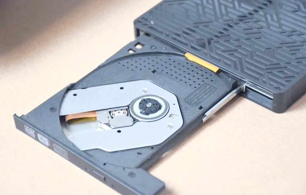 笔记本外置光驱怎么用？笔记本外置光驱可以装系统吗？-第2张图片-优品飞百科