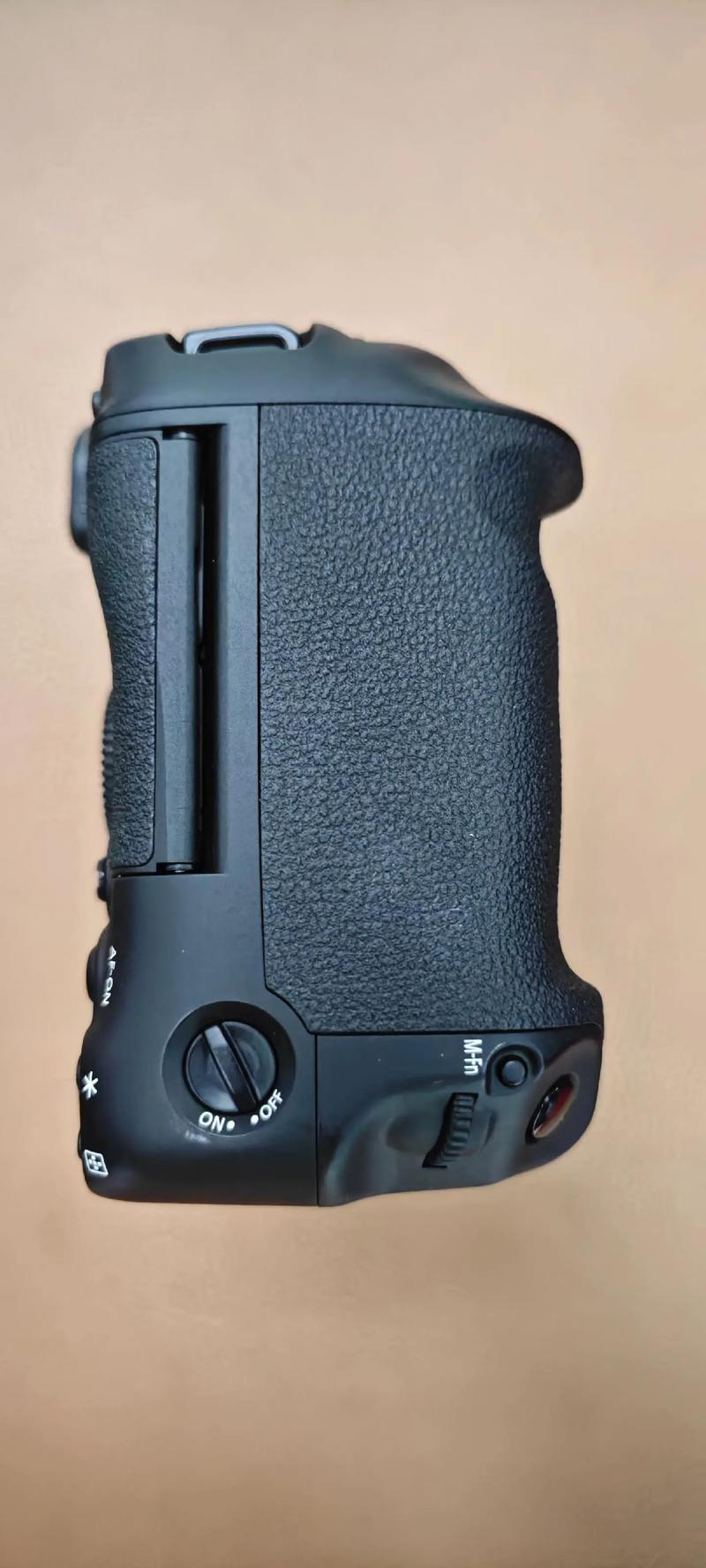 佳能1dx3多少像素，佳能1dx3配置什么镜头-第1张图片-优品飞百科