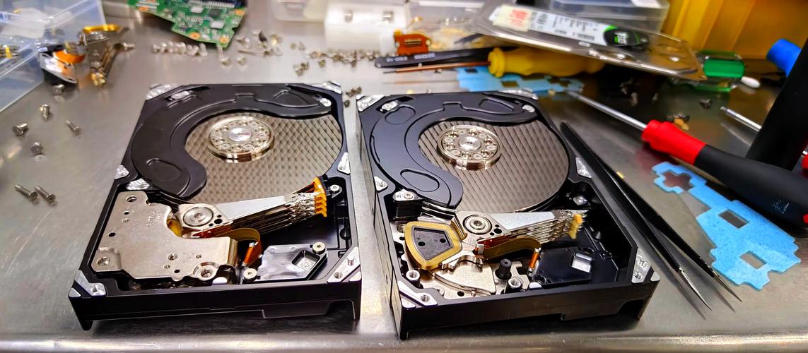 方正笔记本电脑硬盘怎么拆下来？方正笔记本如何拆开后盖？-第2张图片-优品飞百科